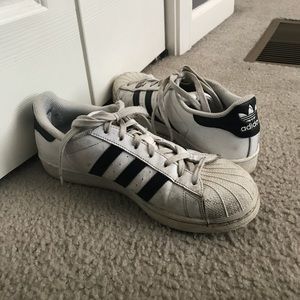 Adidas superstars